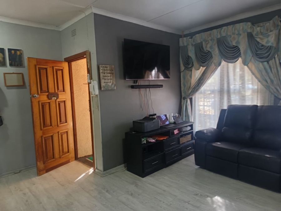 4 Bedroom Property for Sale in Carters Glen Northern Cape
